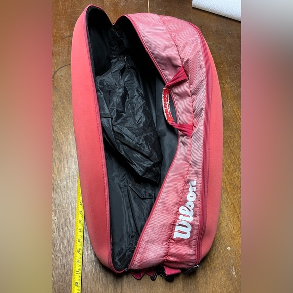 Wilson Tour Tennis Bag - Red - 9 Pack - Small Signs Of Use - See Pictures - Picture 5 of 8